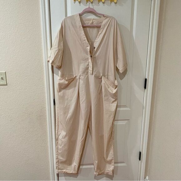 NWOT Free People Oversized Button Down Jumpsuit size XS - Picture 2 of 6
